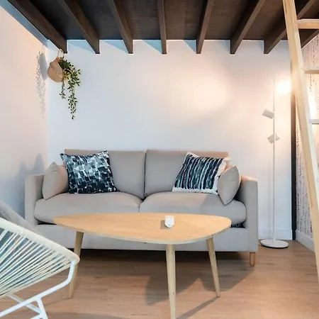 Centre Caen - Proche St-Sauveur - 4 Voyageurs Апартаменты *