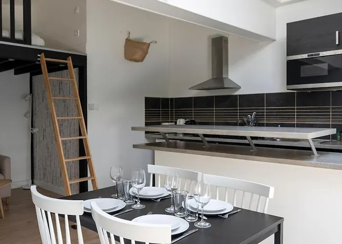 Proche Place Saint-sauveur Appartement *