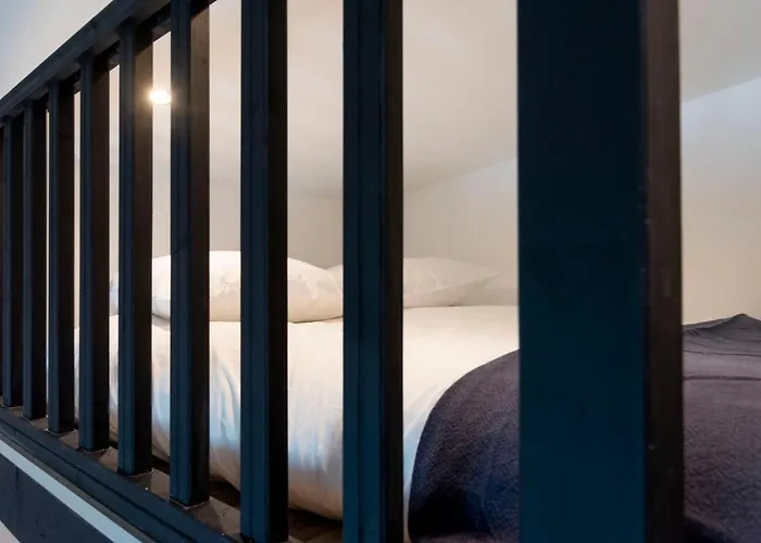 Proche Place Saint-sauveur *